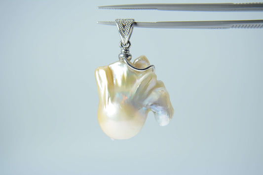Pearl Pendant-Freshwater Peachy white Baroque < FINAL Sale Jewels > with Gift
