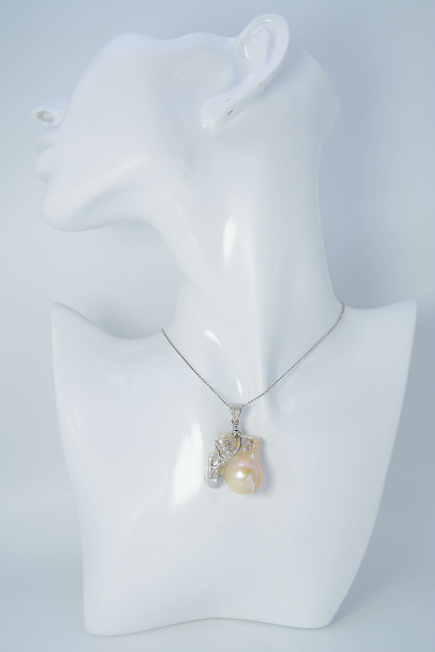 Pearl Pendant-Freshwater Peachy white Baroque < FINAL Sale Jewels > with Gift