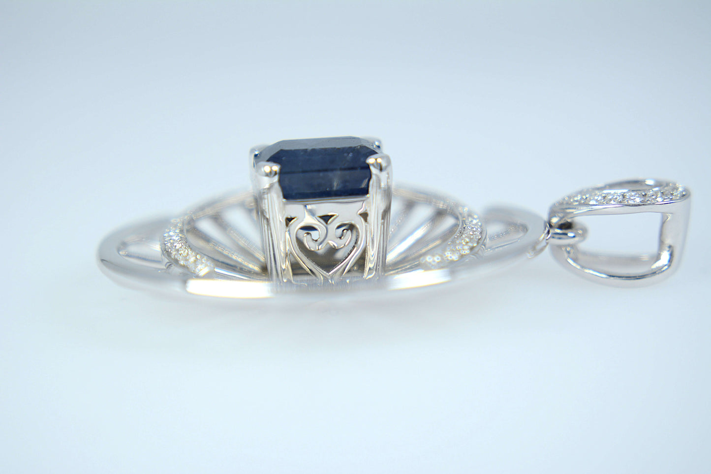 Sapphire (non heat-treated) and Diamonds Pendant