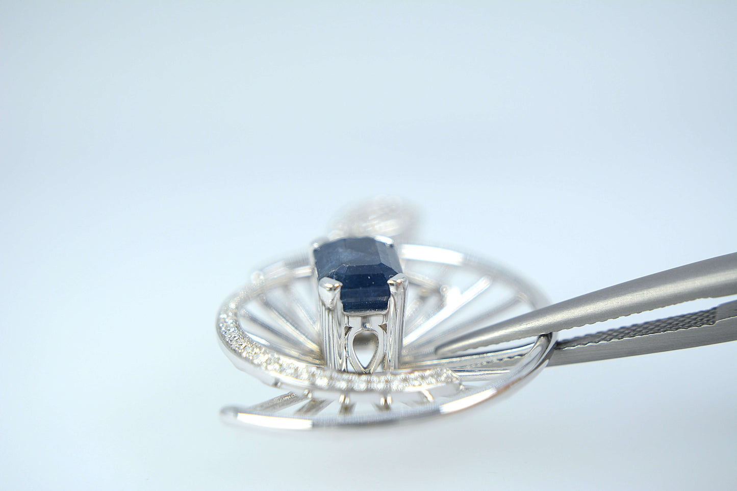 Sapphire (non heat-treated) and Diamonds Pendant