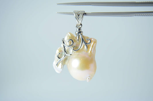 Pearl Pendant-Freshwater Peachy white Baroque < FINAL Sale Jewels > with Gift